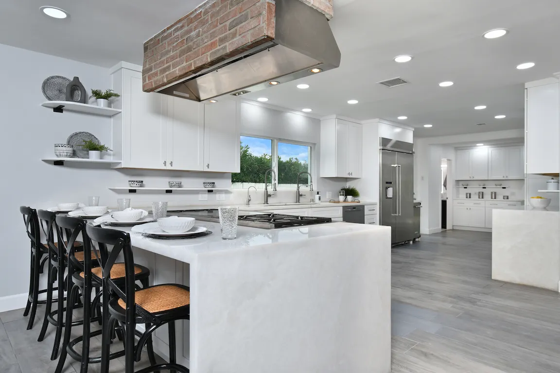 $2,599,000 | 4053 Harclare Lane, Encino, CA 91436