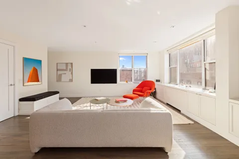 $6,000,000 | 296 West 10th Street, Unit 8S | West Village