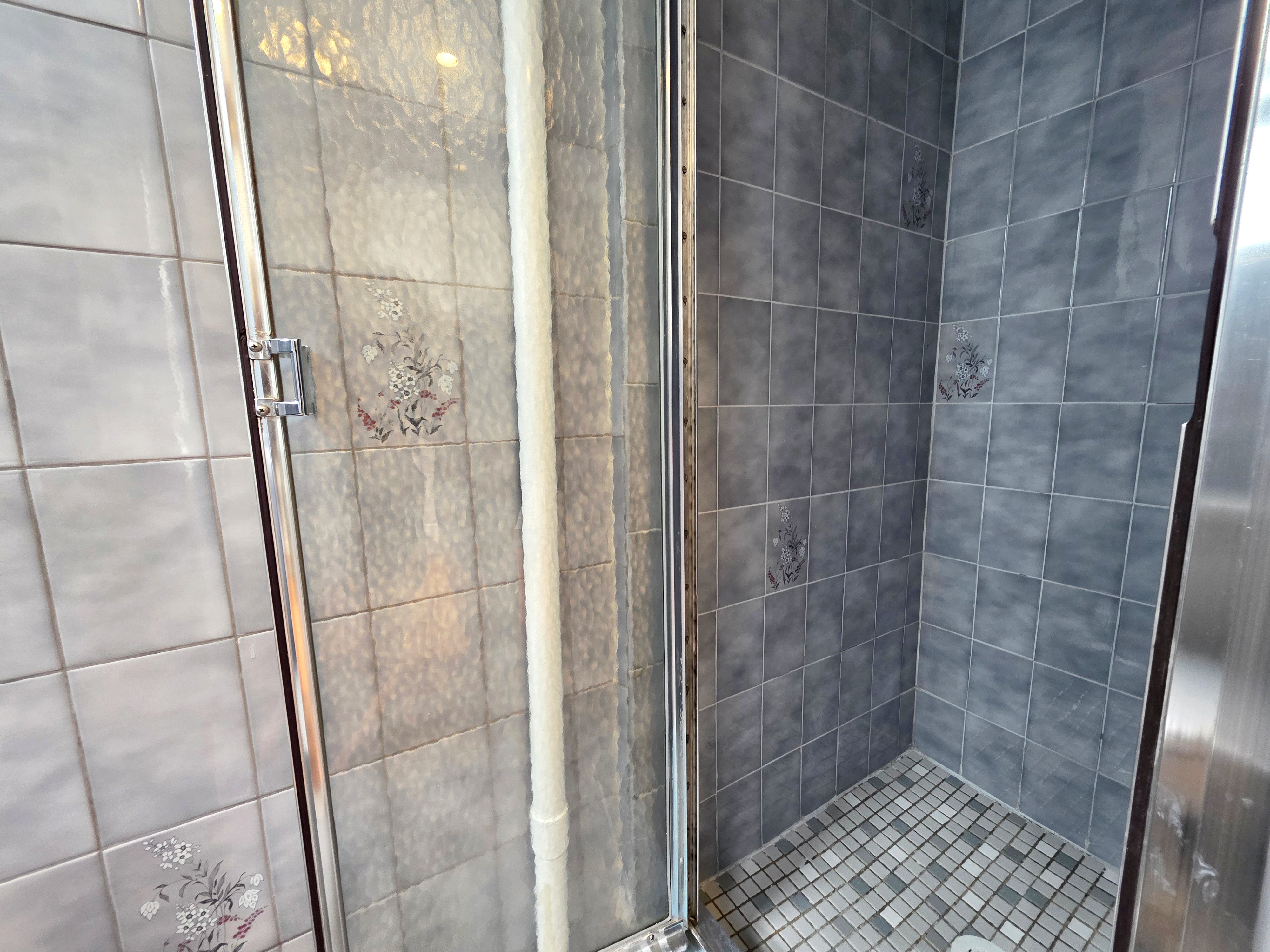 396 Manhattan Avenue, Unit 2L Brooklyn, NY 11211 - Photo 7 of 7 a bathroom with a shower