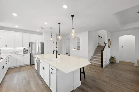 $625,000 | 6716 Cliff Rose Drive, Spicewood, TX 78669