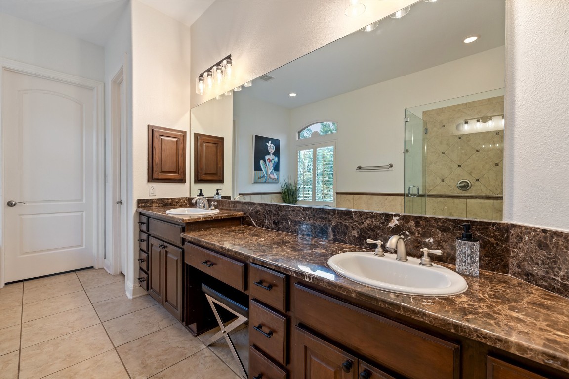 15713 Spillman Ranch Loop Austin, TX 78738 - Photo 16 of 46