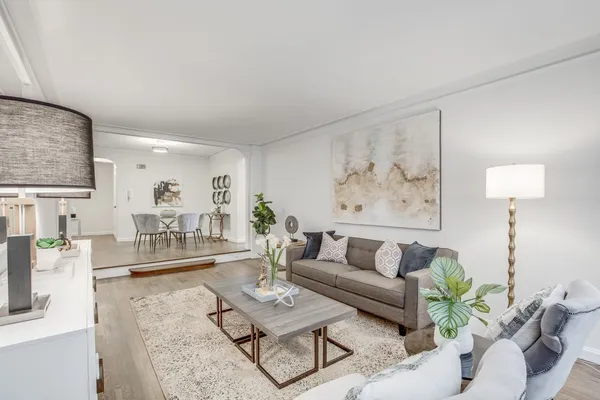 $799,000 | 300 West 53rd Street, Unit 3C | Hell's Kitchen