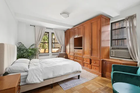 $705,000 | 235 East 73rd Street, Unit 1D | Lenox Hill