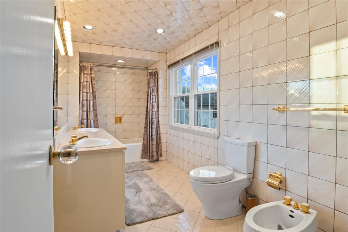 36 Shore Rd Lane Brooklyn, NY 11209 - Photo 23 of 34