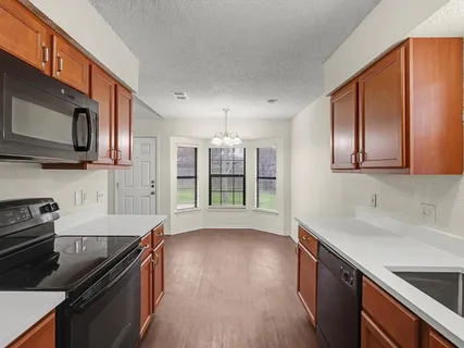 $279,000 | 825 Bristol Avenue, Saginaw, TX 76179