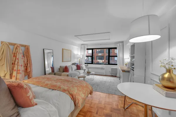 $3,100 | 335 East 51st Street, Unit 3C | Midtown East