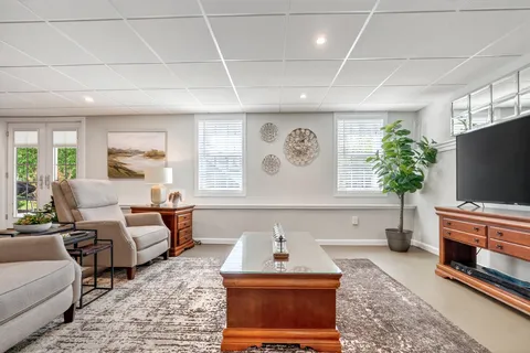 $1,265,000 | 2 Heritage Lane, Saugus, MA 01906