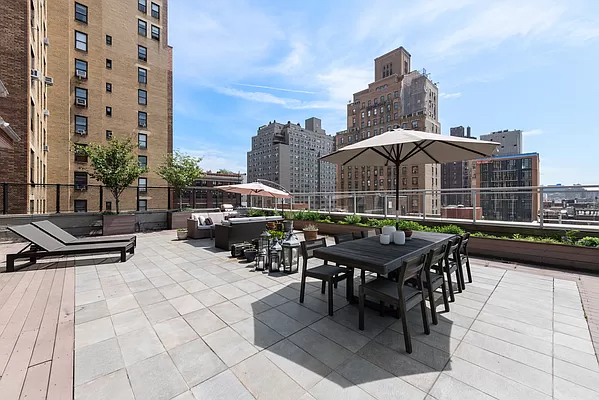 210 West 16th Street, Unit PH Manhattan, NY 10011 - Photo 6 of 16 a view of a terrace with sitting area