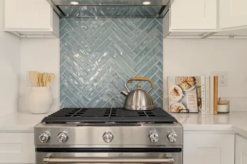 $1,295,000 | 30 Indian Road, Little Compton, RI 02837