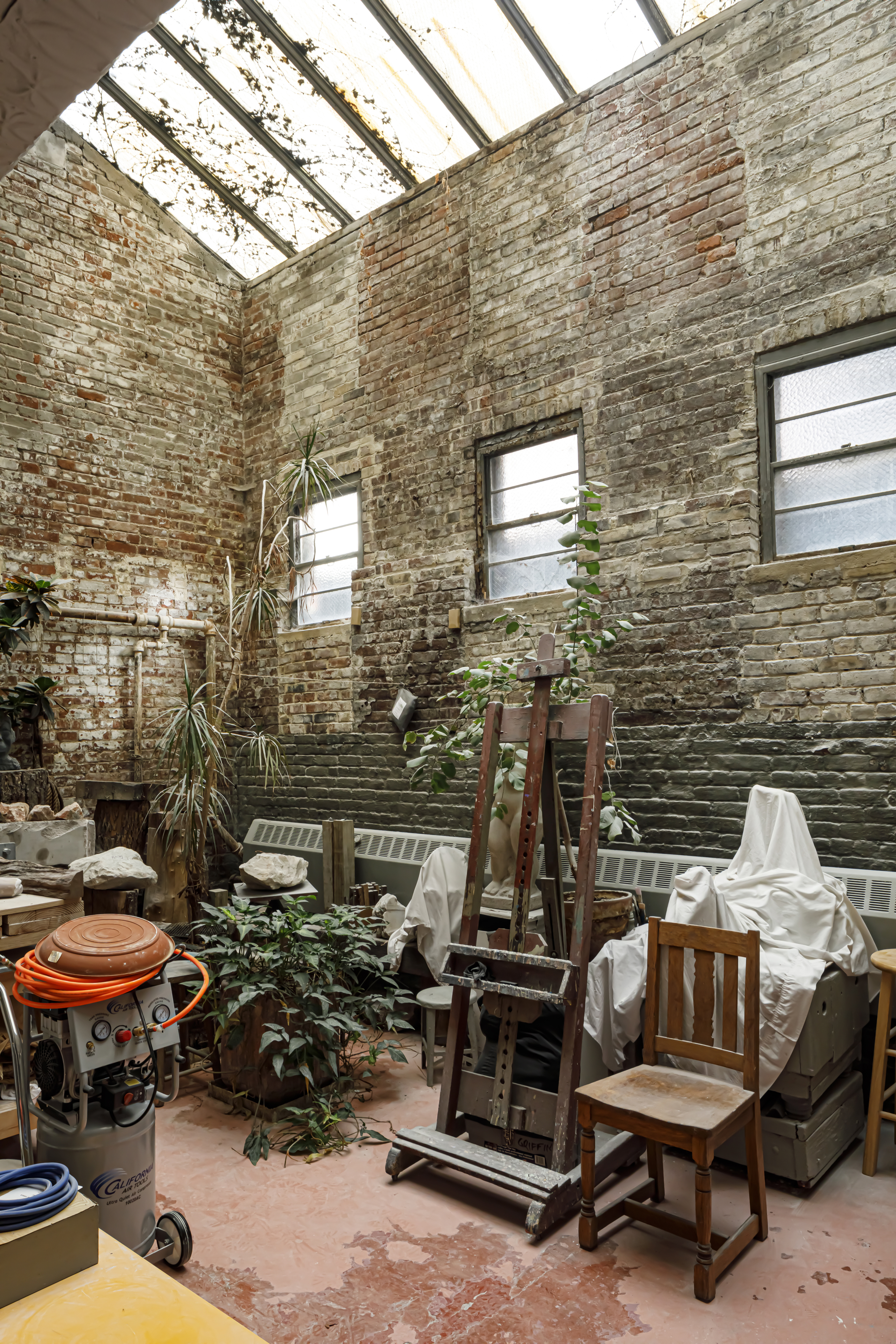 241 West 20th Street Manhattan, NY 10011 - Photo 3 of 10