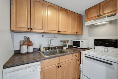 $299,000 | 1133 13th Street Northwest, Unit 704, Washington, DC 20005