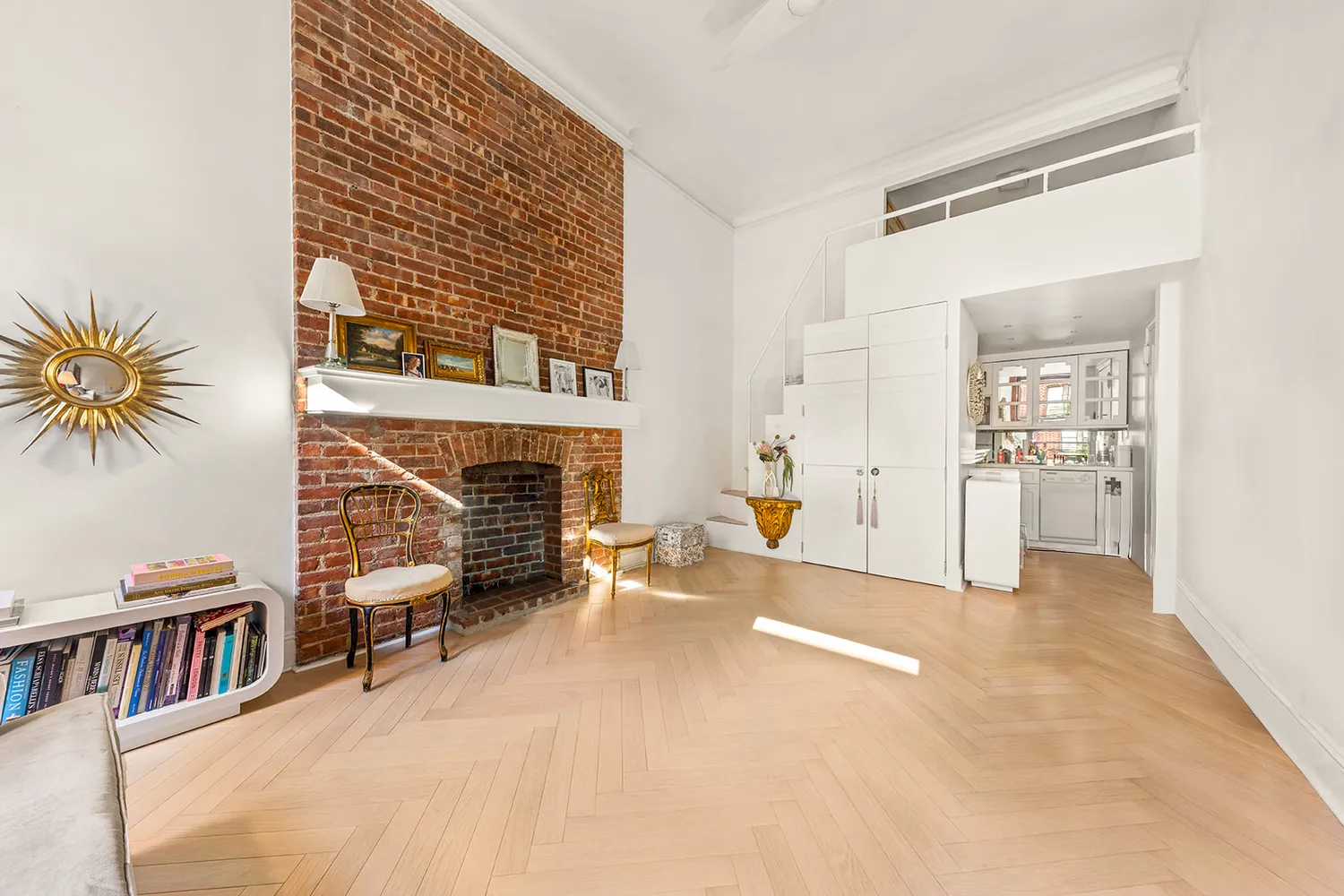 $847,000 | 133 West 75th Street, Unit PARLOUR A | Upper West Side