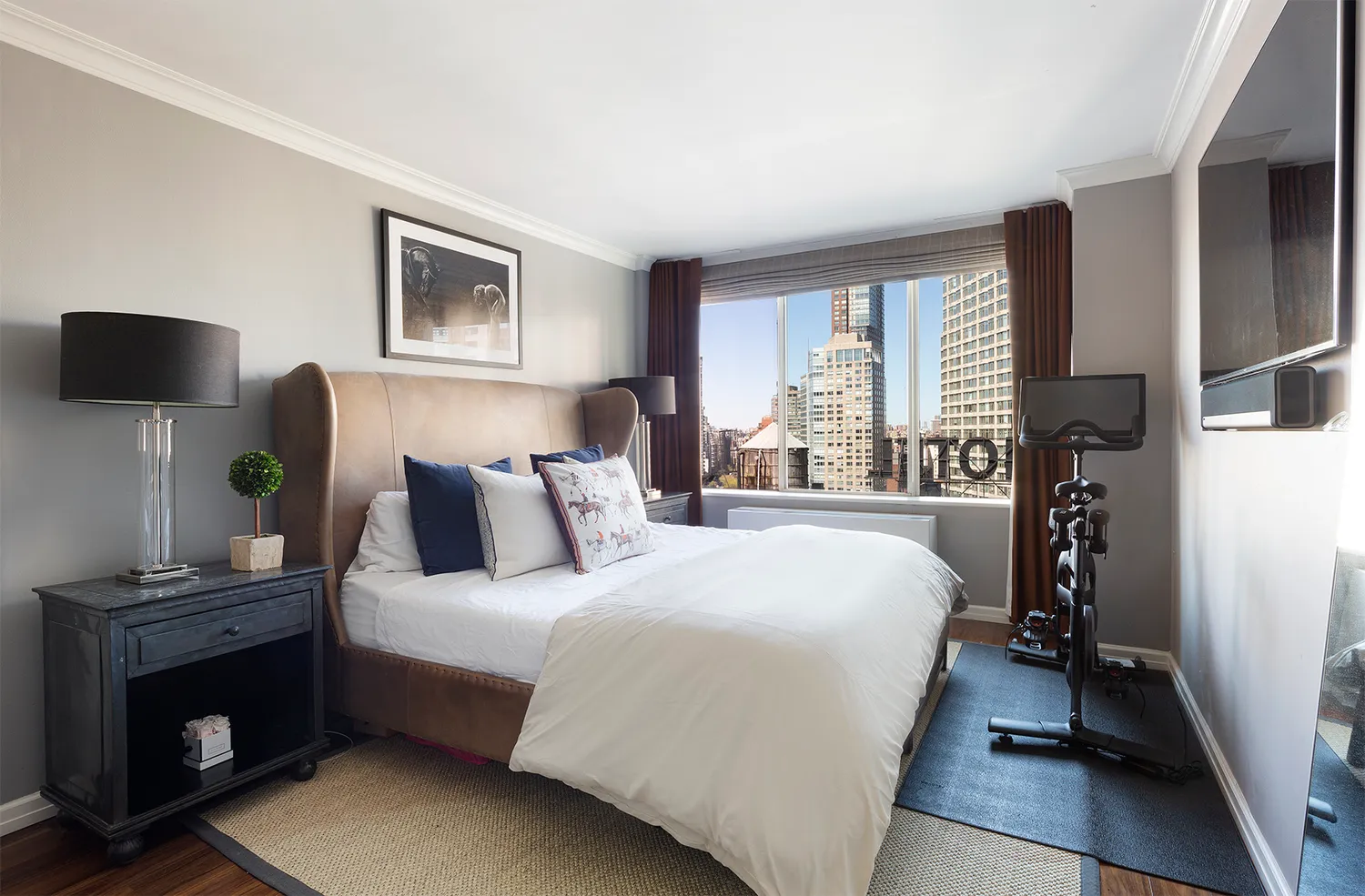$1,325,000 | 61 West 62nd Street, Unit 20D | Upper West Side