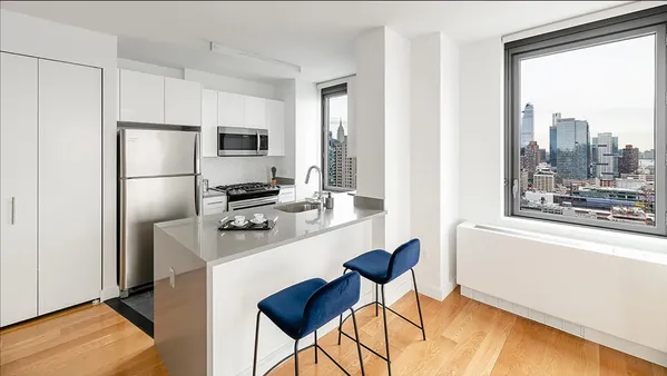 $6,715 | 606 West 57th Street, Unit 1638 | Hell's Kitchen