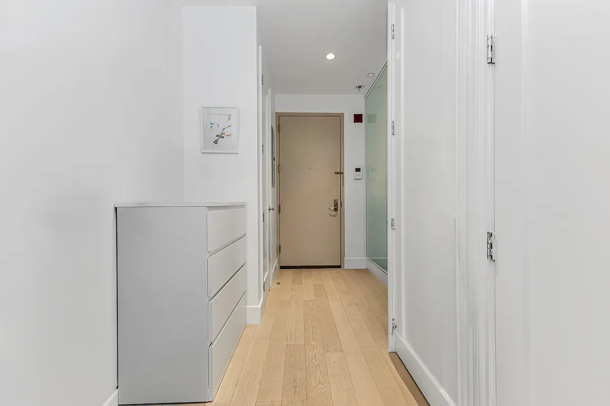 44-15 Purves Street, Unit 6D Queens, NY 11101 - Photo 9 of 12