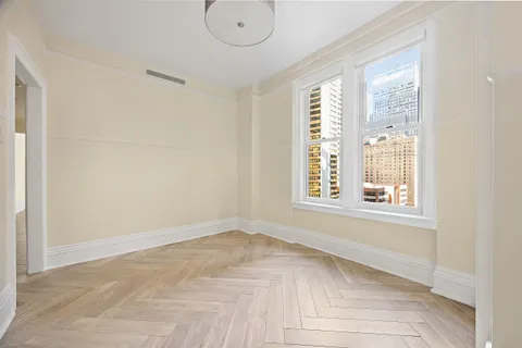 $1,495,000 | 200 West 54th Street, Unit 10K | Midtown Central