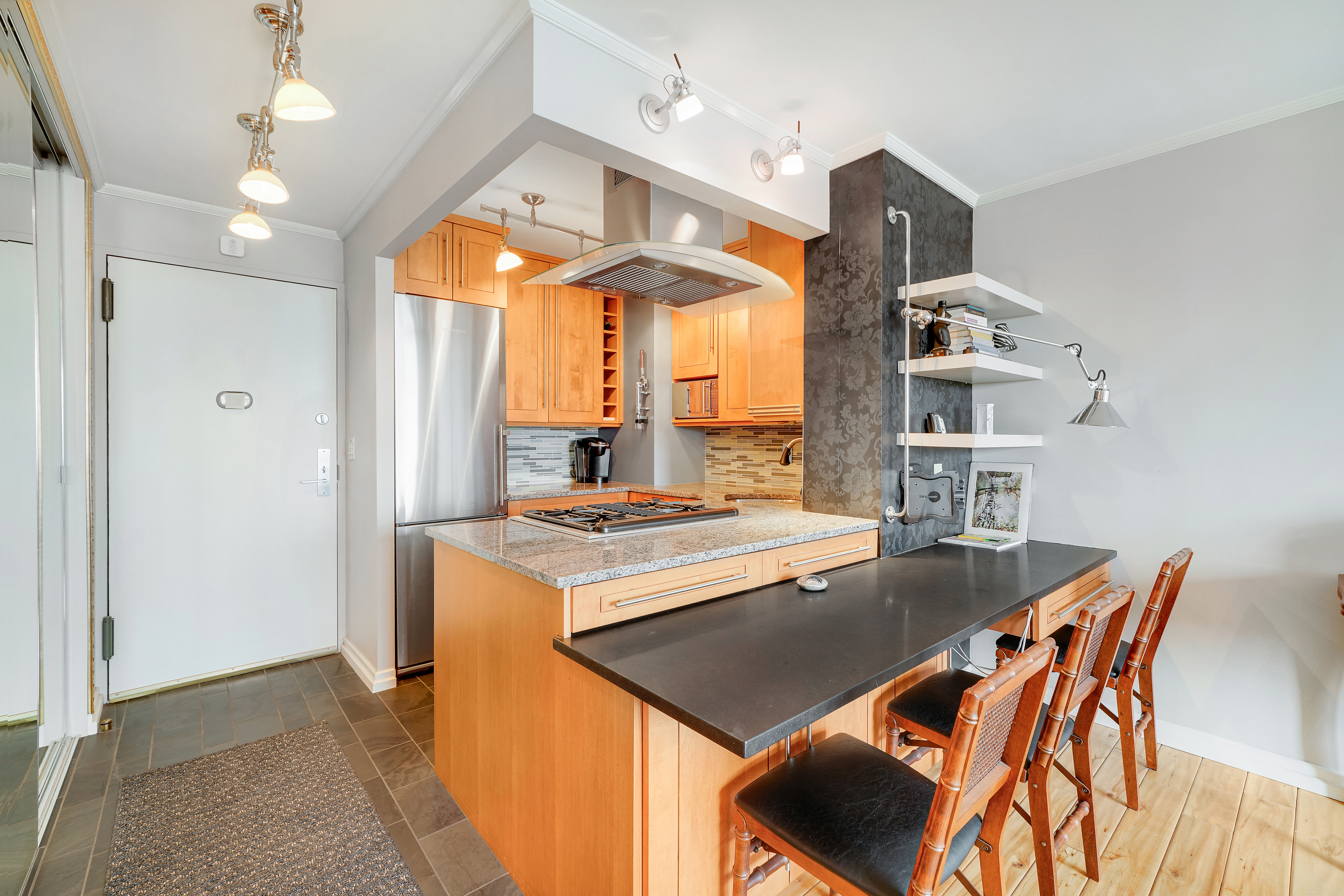 2025 Broadway, Unit 24F Manhattan, NY 10023 - Photo 2 of 11 Gallery Image 2