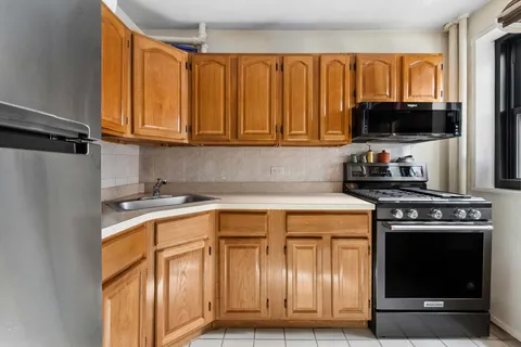 $750,000 | 201 Clinton Avenue, Unit 2D | Clinton Hill