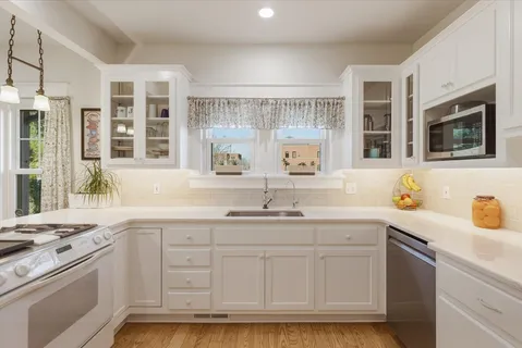 $1,250,000 | 2002 Ashwood Avenue, Nashville, TN 37212