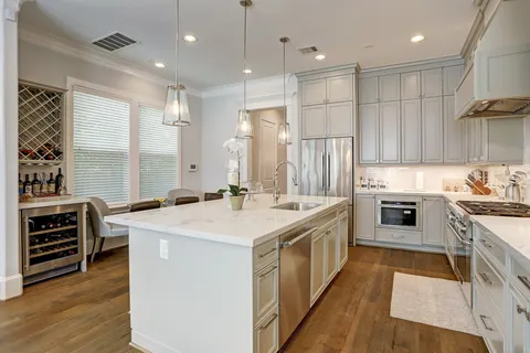 $1,275,000 | 420 West 18th Street, Houston, TX 77008