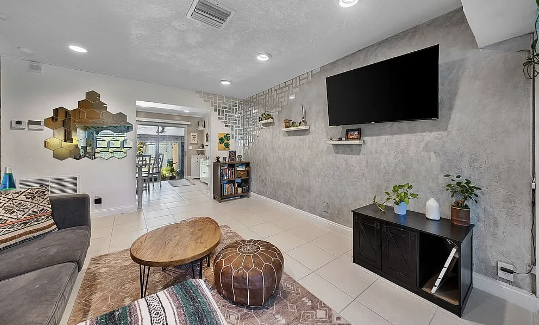 2326 Harding Street Hollywood, FL 33020 - Photo 3 of 10