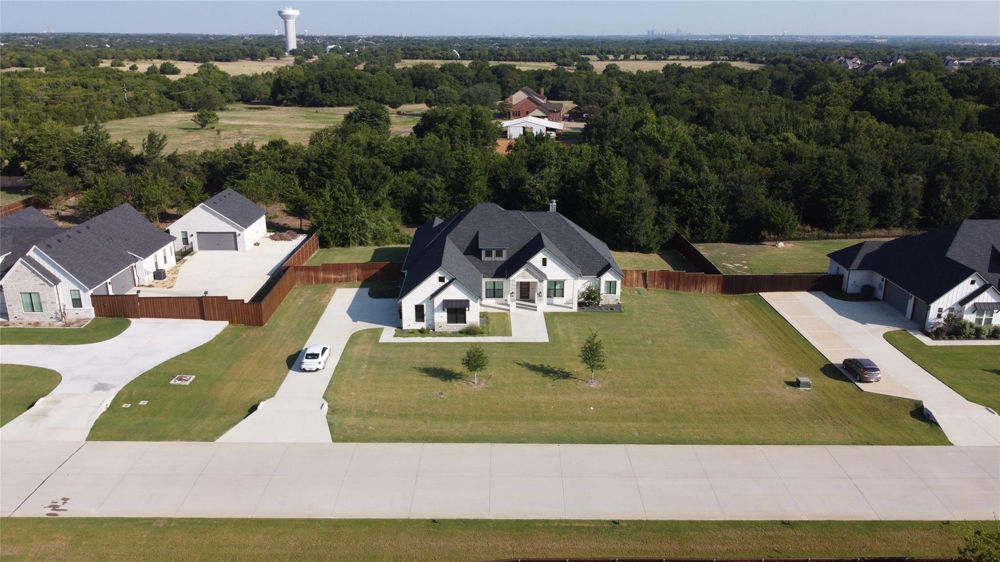 4231 Spg Gdn Road Midlothian, TX 76065 - Photo 3 of 8 Gallery Image 3