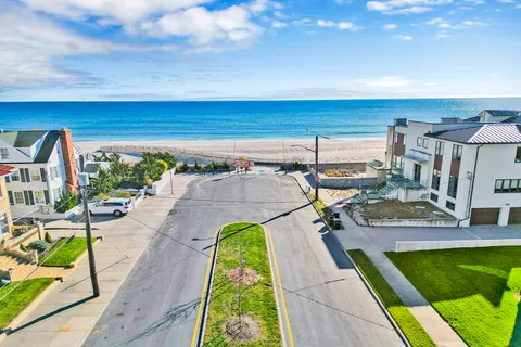 $2,000,000 | 142-15 Newport Avenue | Neponsit