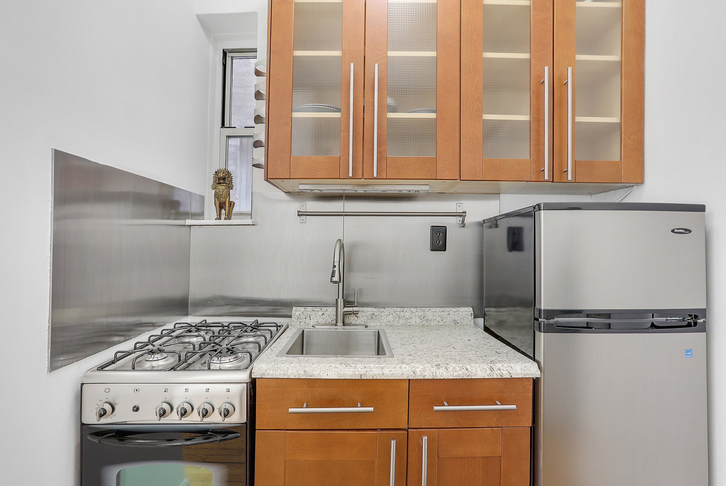 321 East 89th Street, Unit 4E Manhattan, NY 10128 - Photo 5 of 14
