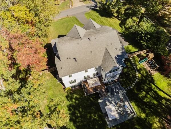 $2,550,000 | 8621 McHenry Street, Vienna, VA 22180