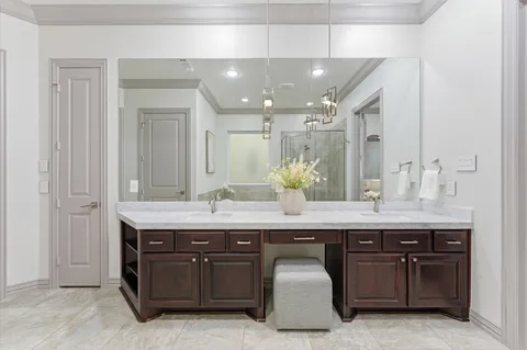 $1,273,200 | 1822 Jade Hollow Lane, Houston, TX 77077