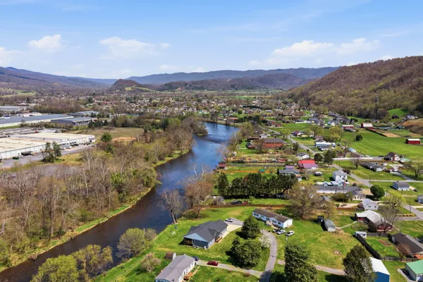 $899,000 | 135 Brandywine Place, Elizabethton, TN 37643