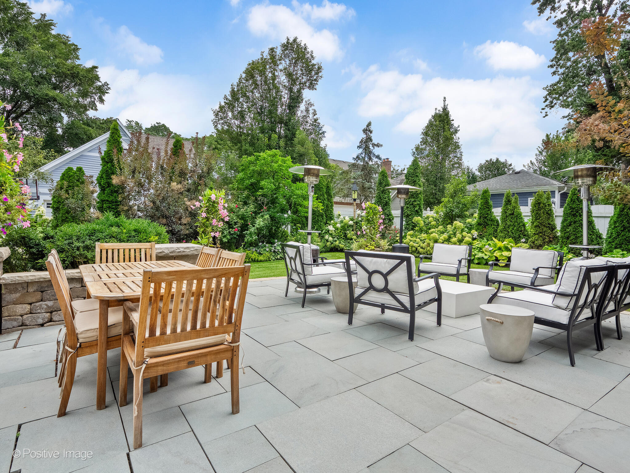 17 South Bruner Street Hinsdale, IL 60521 - Photo 8 of 42 a view of a chairs and table in the patio