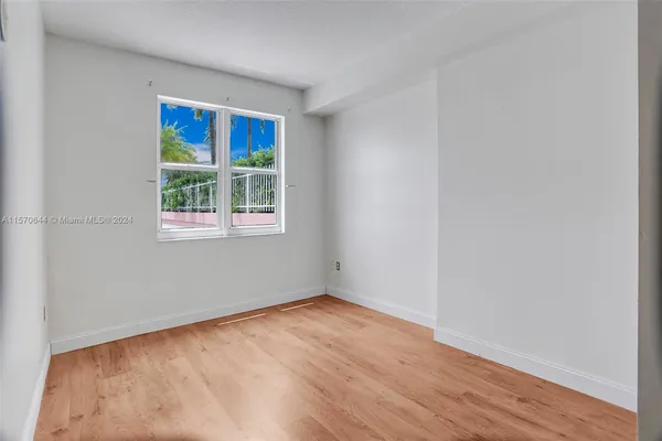 $460,000 | 3000 Coral Way, Unit 412, Miami, FL 33145