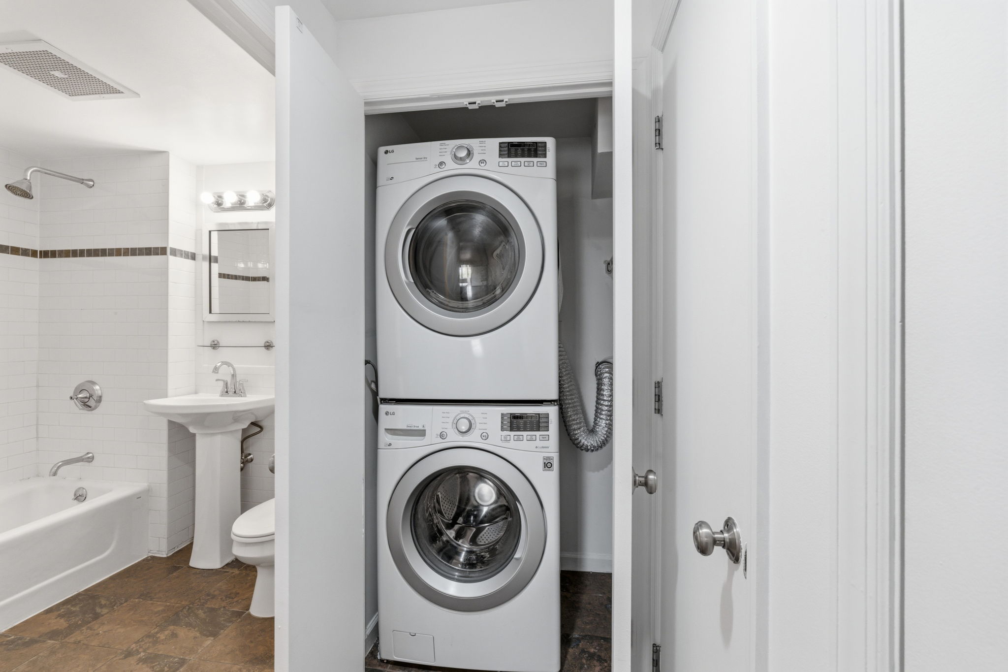 189 Avenue C, Unit 6C Manhattan, NY 10009 - Photo 10 of 11 Gallery Image 10