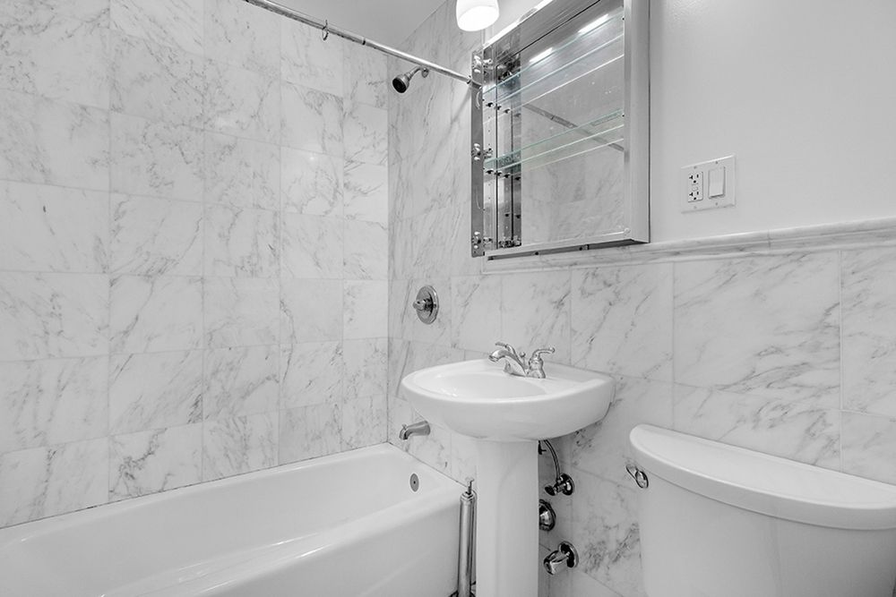 330 East 58th Street, Unit 2D Manhattan, NY 10022 - Photo 5 of 6