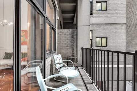 $925,000 | 372 5th Avenue, Unit 3M | Midtown South