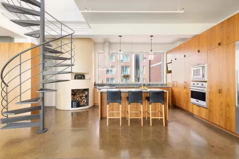 $2,750,000 | 347 West 39th Street, Unit PHNE | Hudson Yards