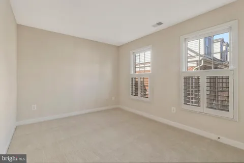 $925,000 | 8847 Ashgrove House Lane, Vienna, VA 22182