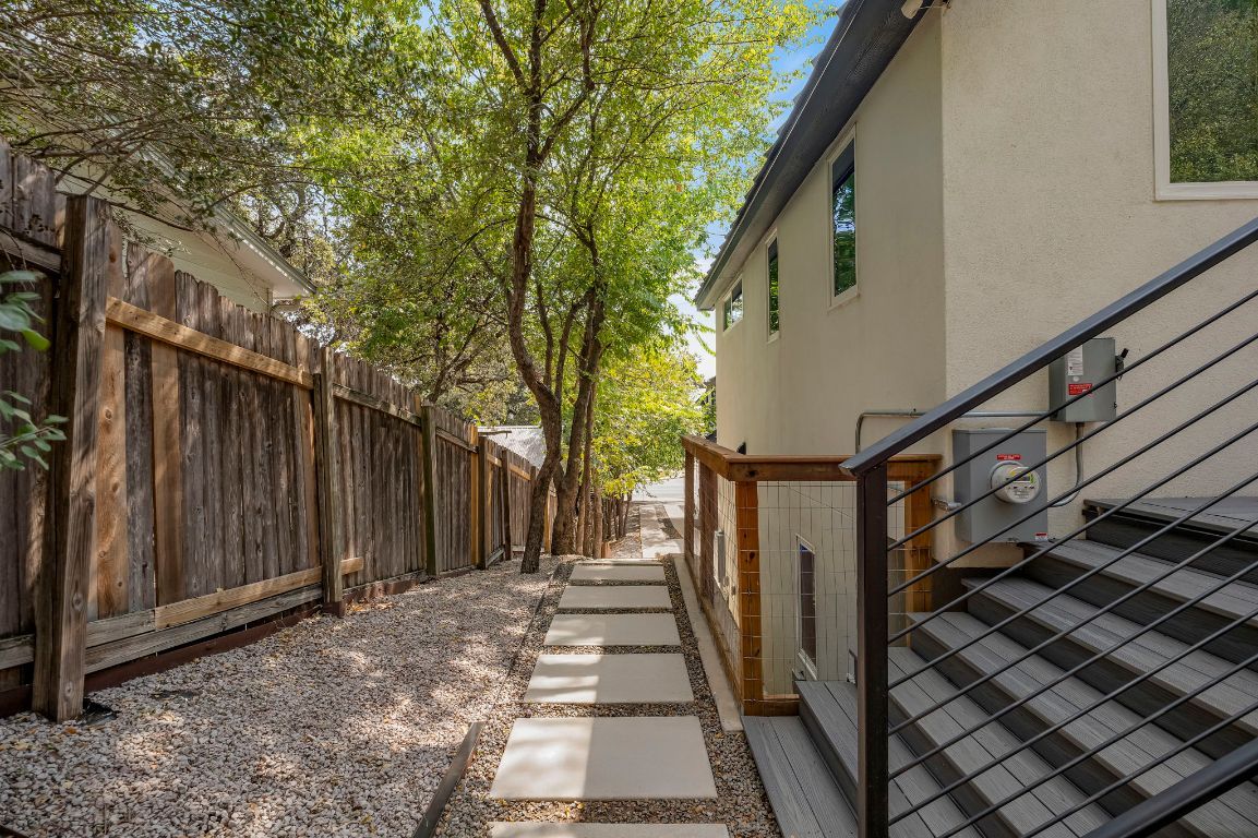 2812 Oak Springs Drive, Unit 2 Austin, TX 78702 - Photo 37 of 40