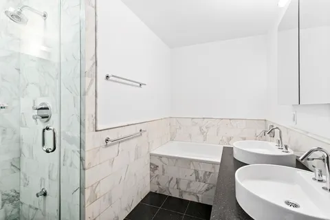 $1,275,000 | 462 West 58th Street, Unit 3E | Hell's Kitchen