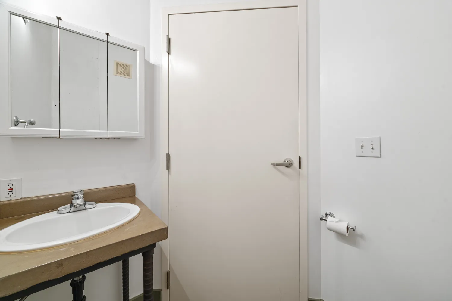 $425,000 | 1777 East 39th Avenue, Unit 205, Denver, CO 80205