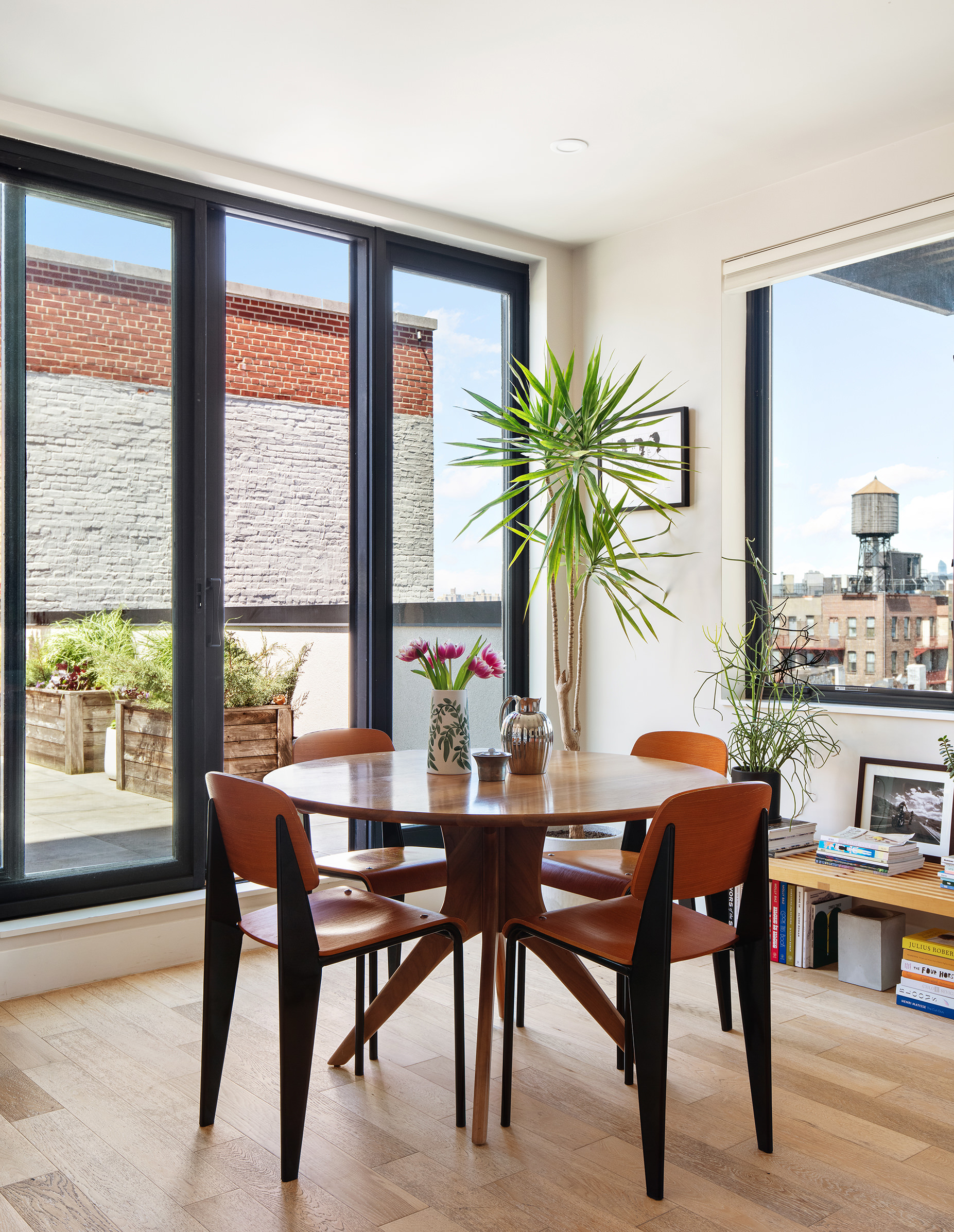707 Willoughby Avenue, Unit 6B Brooklyn, NY 11206 - Photo 5 of 17 a dining room with furniture and window