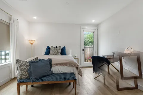 $555,000 | 1207 East 24th Street, Unit A, Houston, TX 77009