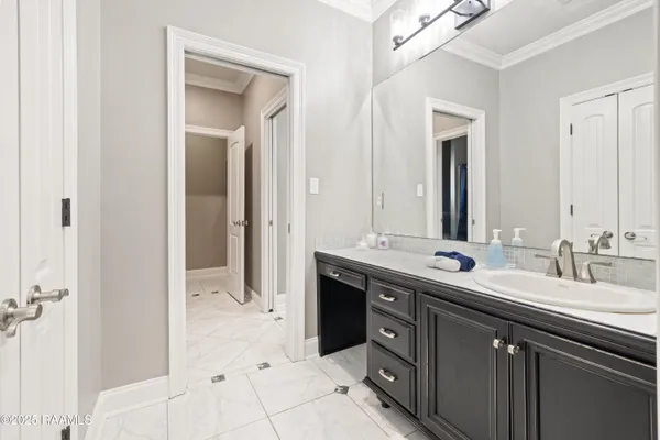 $1,100,000 | 100 Candlewood Drive, Lafayette, LA 70508