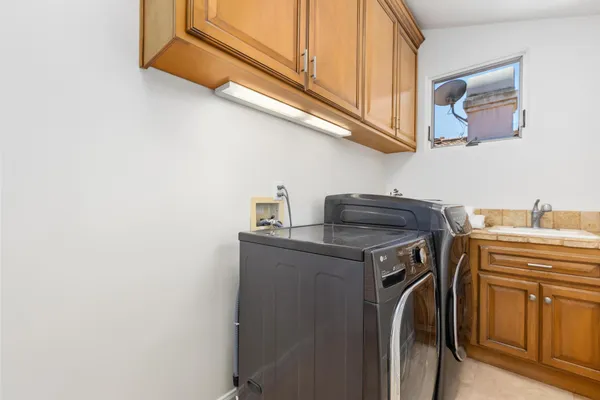 $4,600,000 | 2516 Walnut Avenue, Manhattan Beach, CA 90266