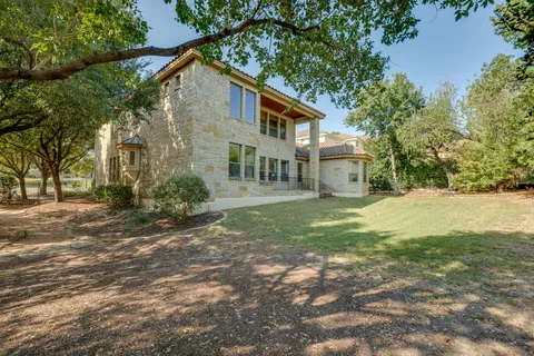 $1,095,000 | 2401 Hunters Green Court, Austin, TX 78732