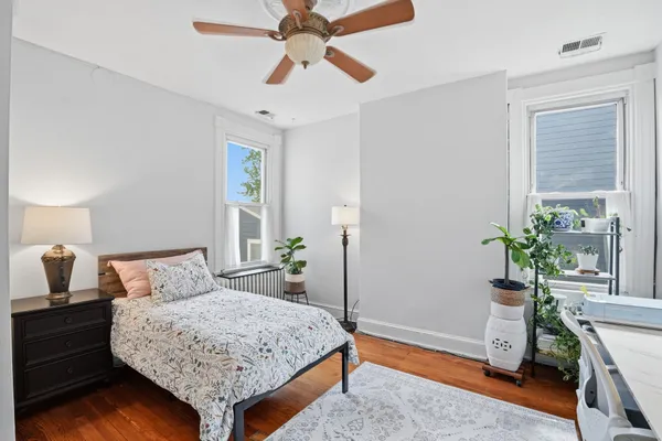 $1,100,000 | 721 10th Street Northeast, Washington, DC 20002