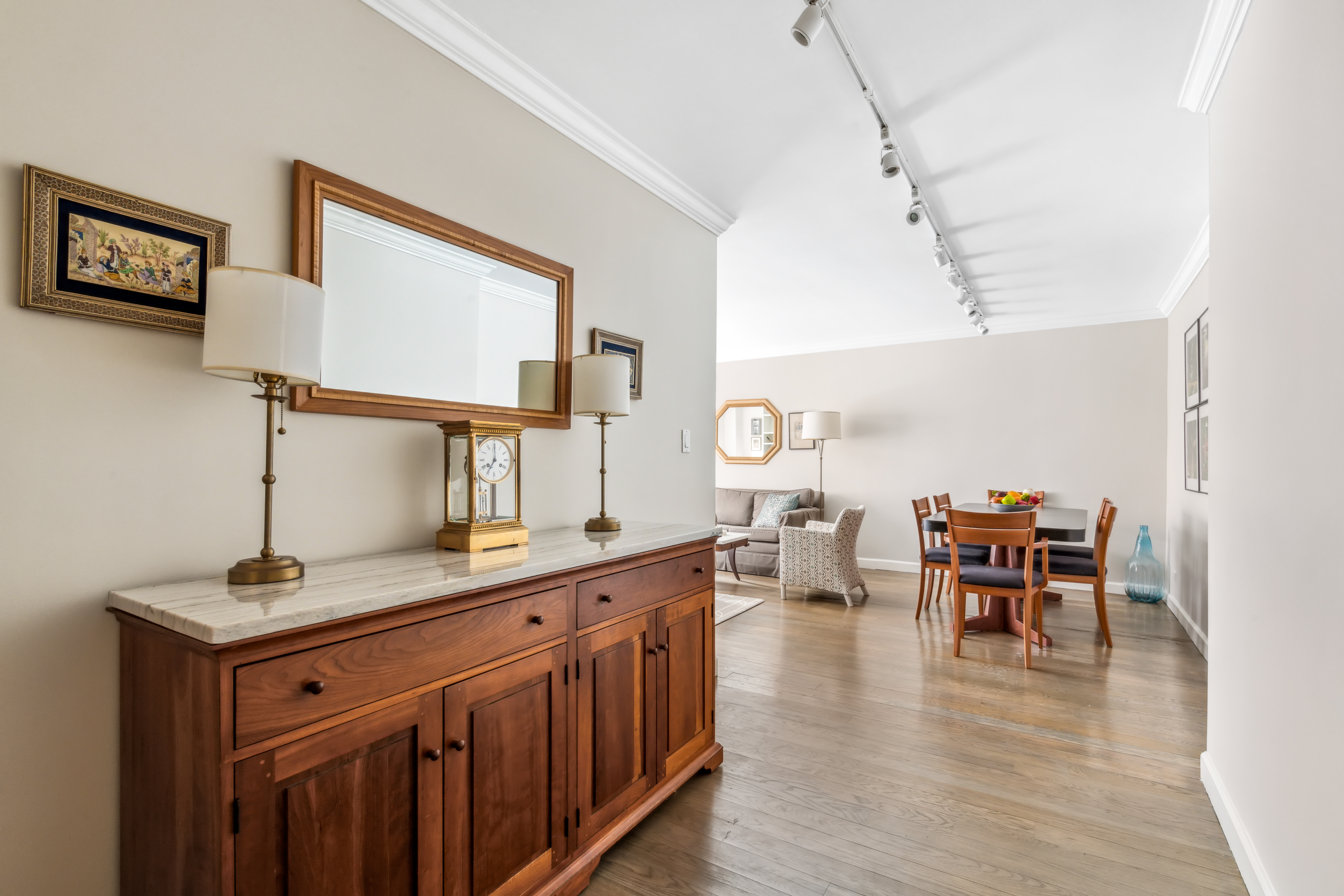 174 East 74th Street, Unit 3D Manhattan, NY 10021 - Photo 4 of 11 Gallery Image 4