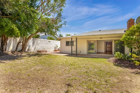 $3,850,000 | 1015 San Vicente Boulevard, Santa Monica, CA 90402