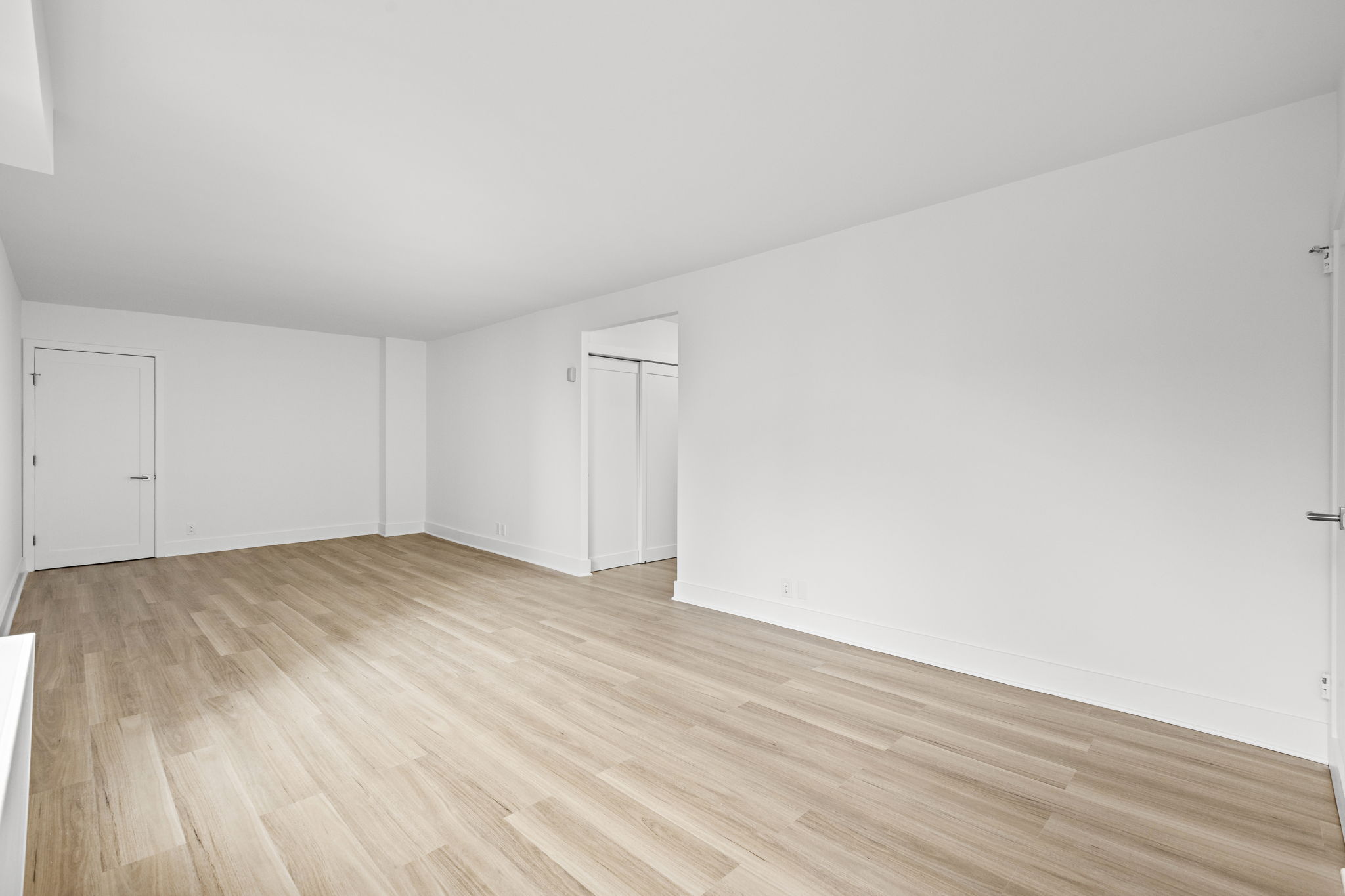 400 East 54th Street, Unit 19H Manhattan, NY 10022 - Photo 7 of 15 a view of empty room